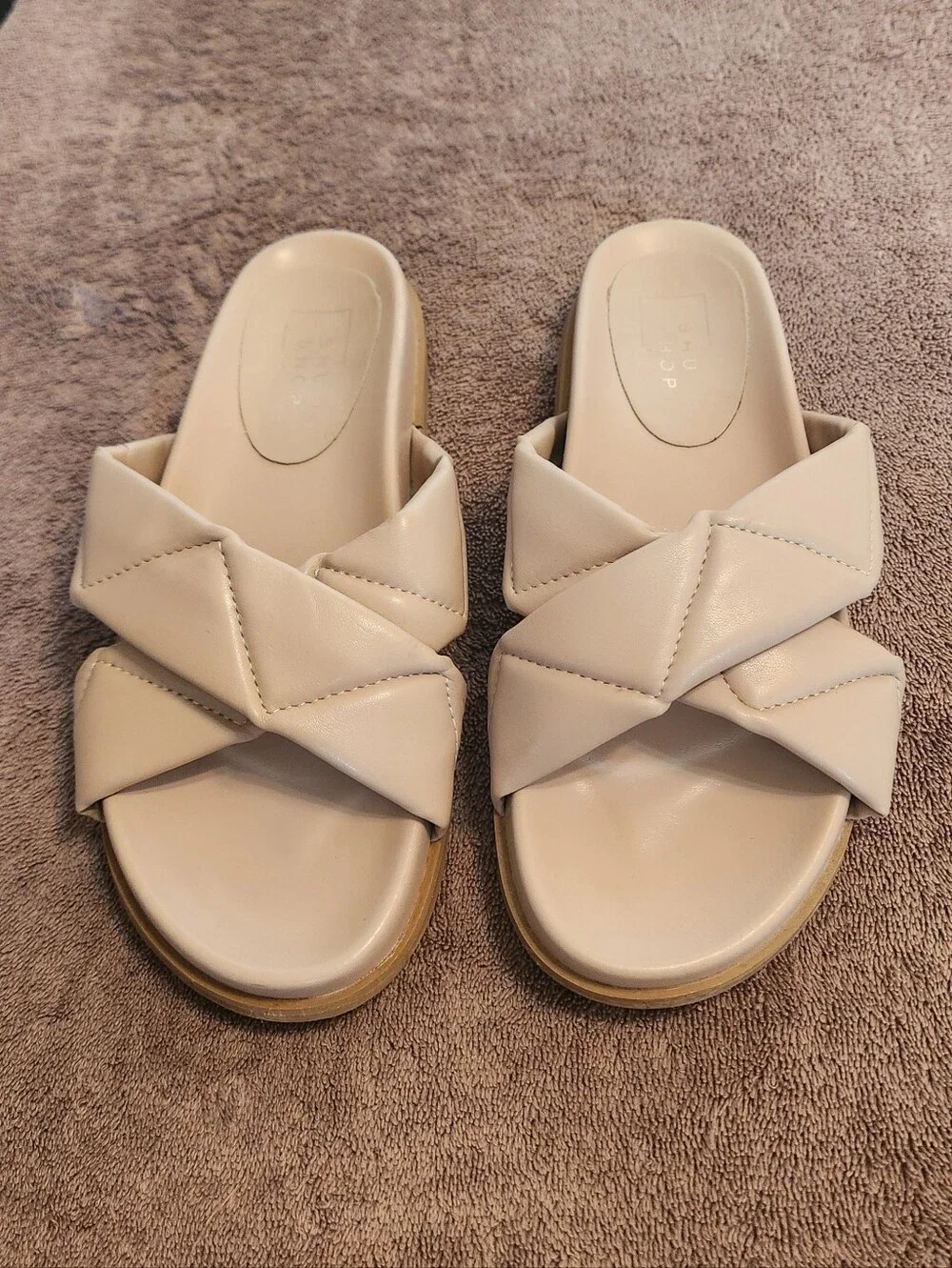 Claire By ShuShop Womens Cream Cross-Band, Puffed Slide Sandals